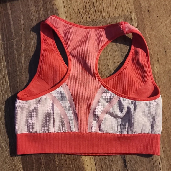 Women's Like New Aerie Reversible Sports Bra - Picture 2 of 3